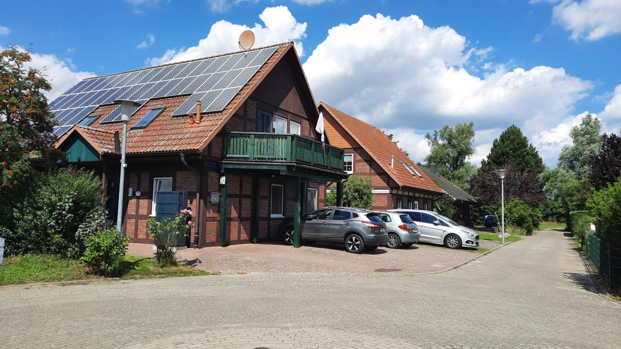 Ferienhaus Sasse Ferienwohnungen Mit Garten & Grill Molschow Exteriör bild